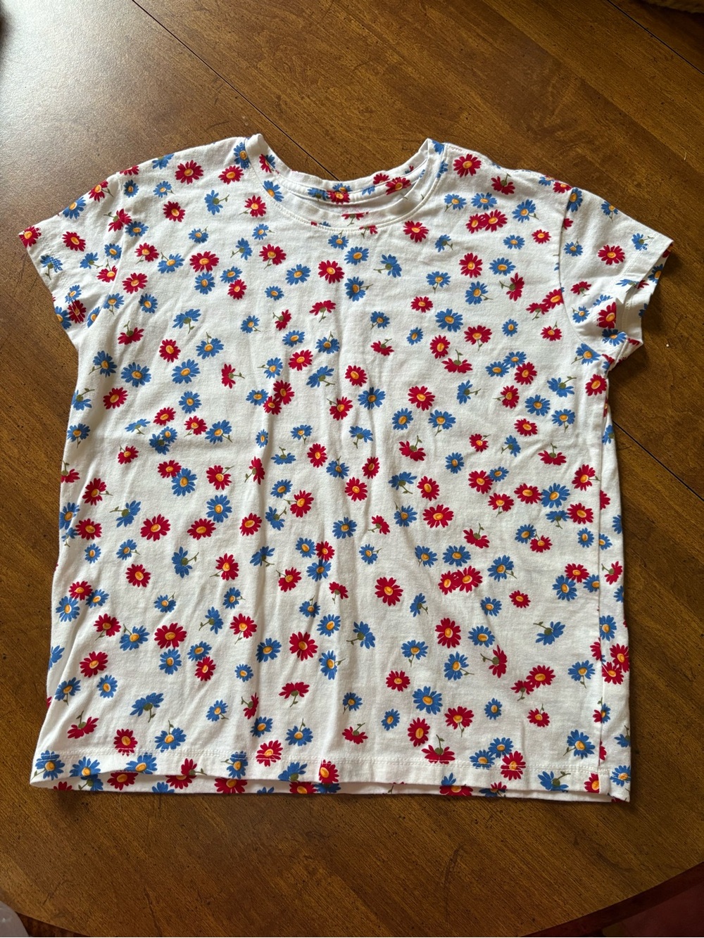 Old Navy White Tee with Red & Blue Daisy Print